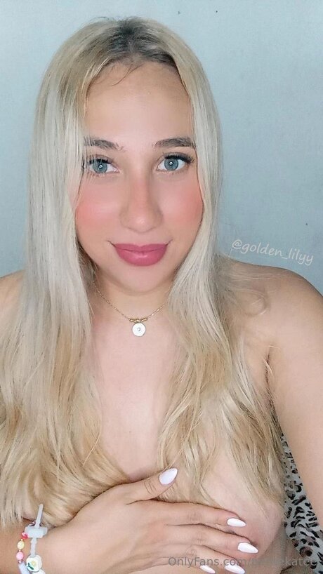 Petitekatee model nude galleries