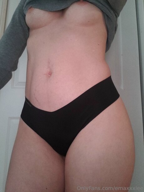 Emaxxxlee model nice galleries