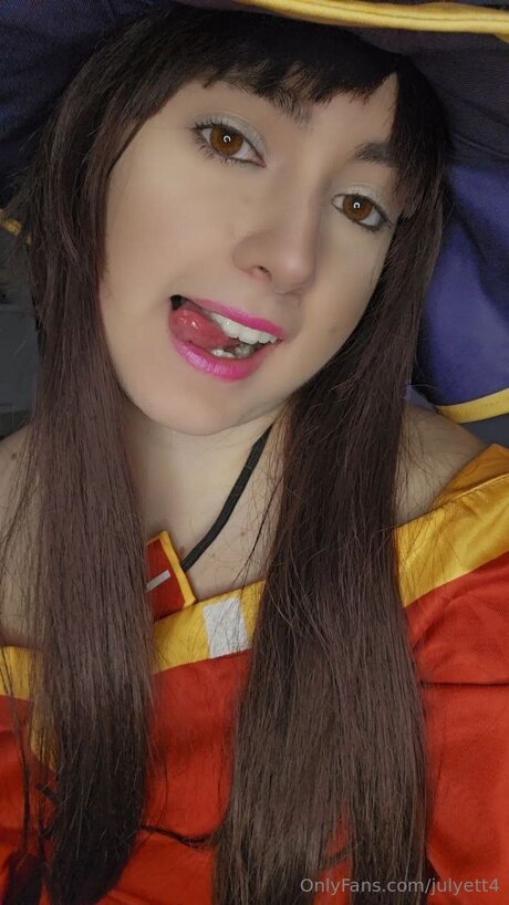 Julyett4 pornographic star image