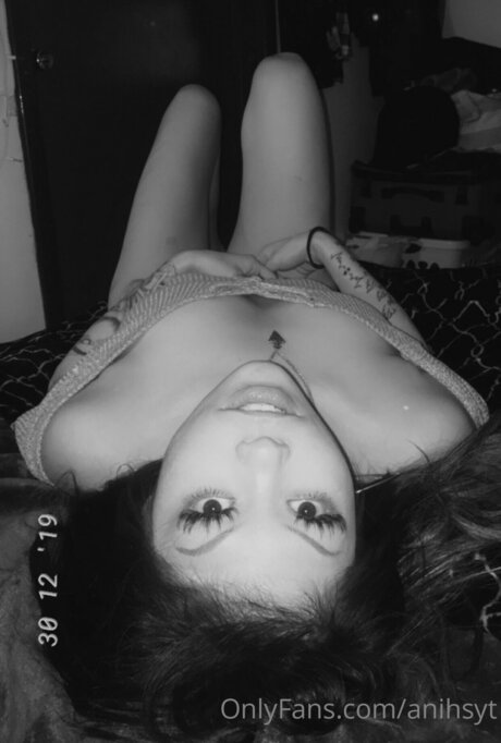 Anihsyt erotic actress image