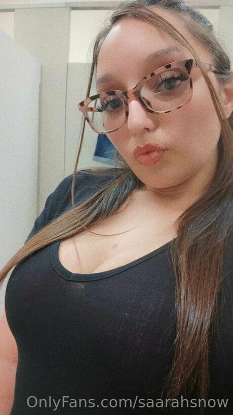Saarahsnow sexy star image