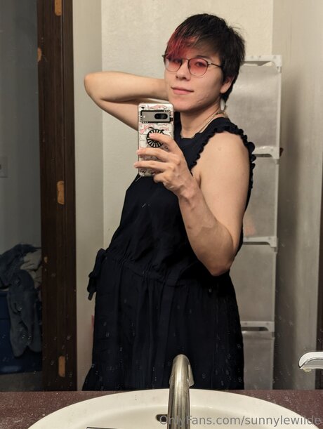 Sunnylewilde erotic actress galleries