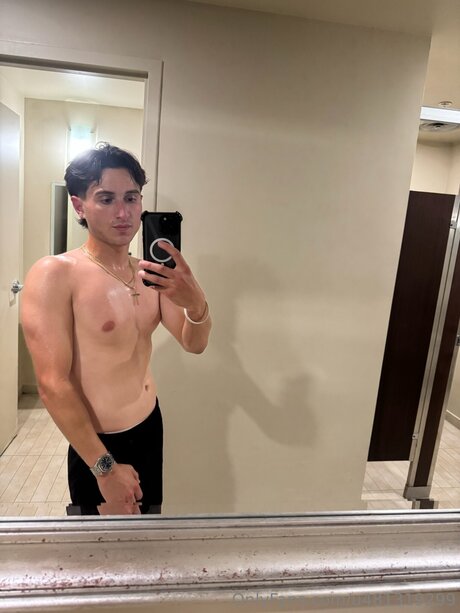 Madformatty model pretty image