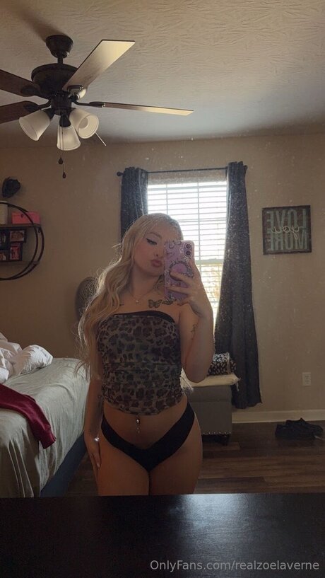 Realzoelaverne star porn picture