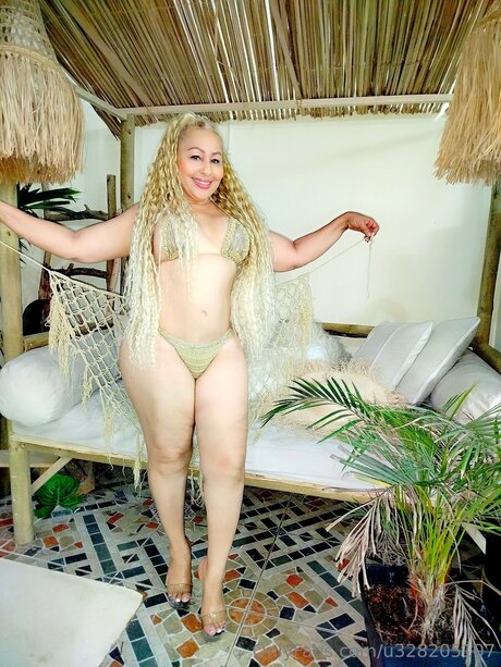 U328205107 model pornographic image