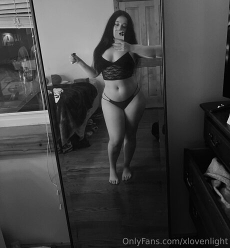 Xlovenlight star hot pic