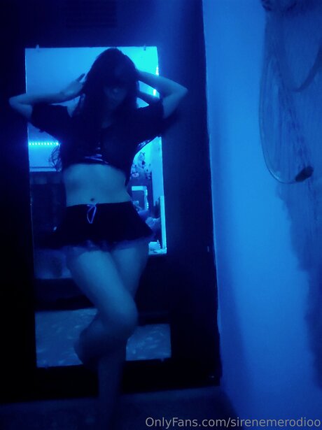 Sirene Mtz hot star image