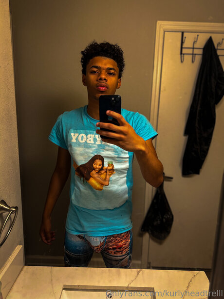 Kurlyheadtrelll art actress pictures