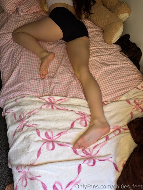 Chl0es Feet pornstar nude gallery