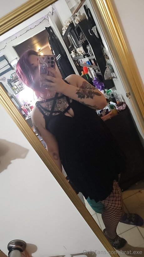Bigtiddygothmommyuwu porn model pic
