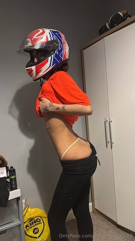 Naughtybella 23 model nice pic