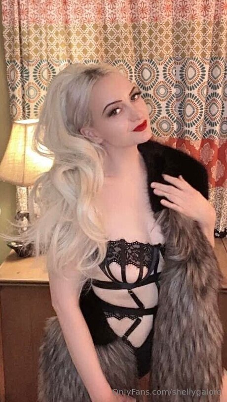 Shellygalore model free picture