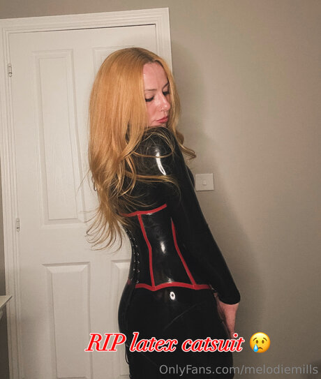 Melodiemills model xxx photo