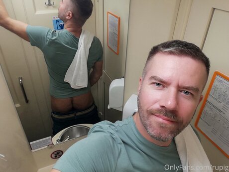 Rupig model free picture