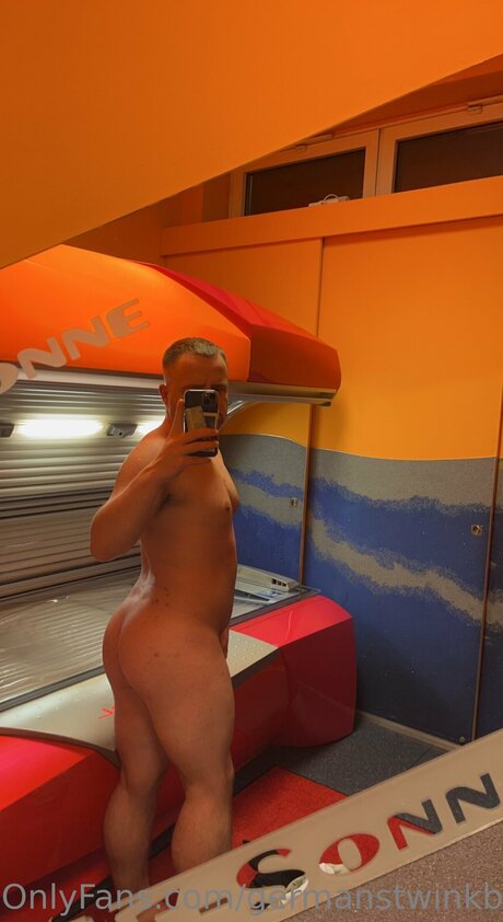 Melvbottom best model photo