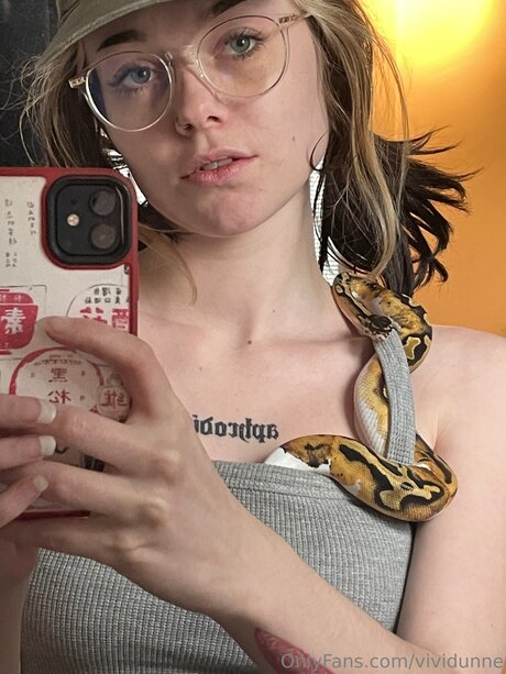 Vividunne adult star gallery