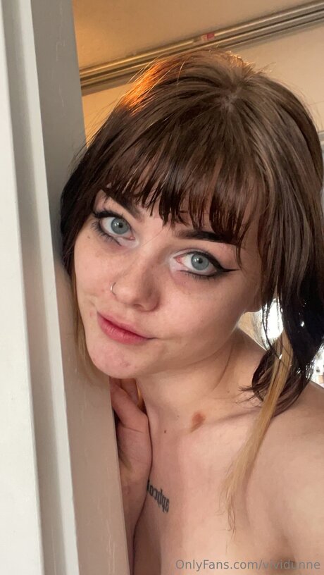 Vividunne pornstar images