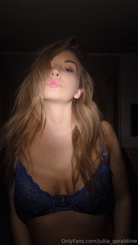 Juliia Geraldiine exclusive model archive