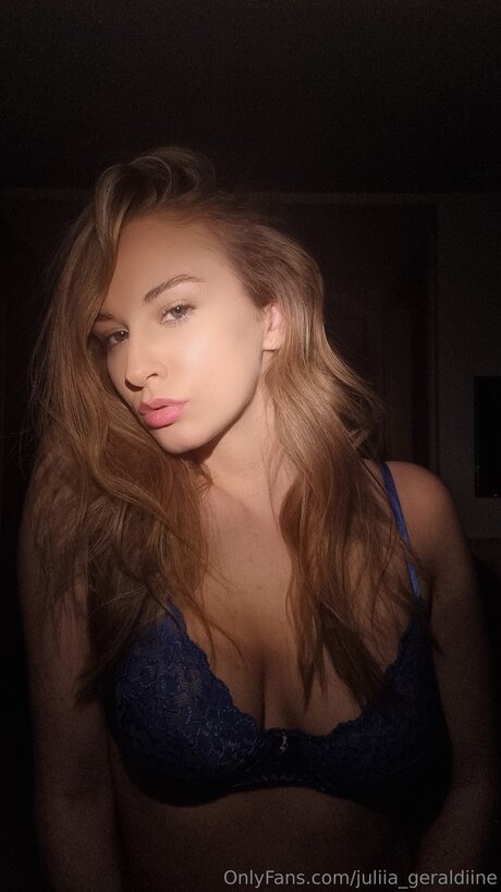 Juliia Geraldiine nudes actress images