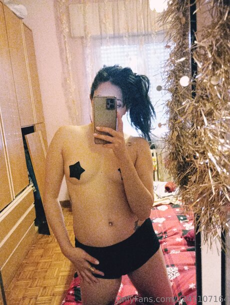 U241107164 model best picture