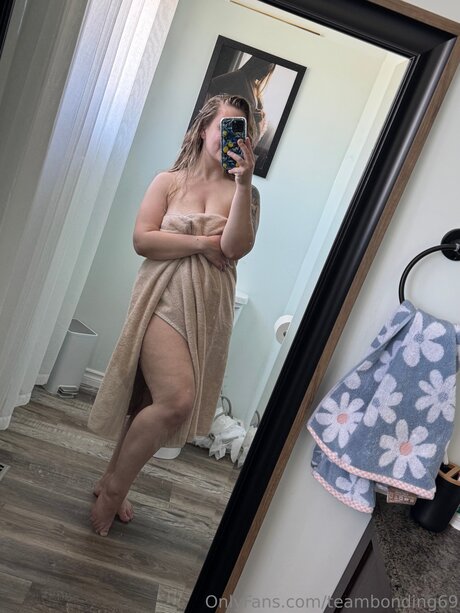 Teambonding69 model top gallery