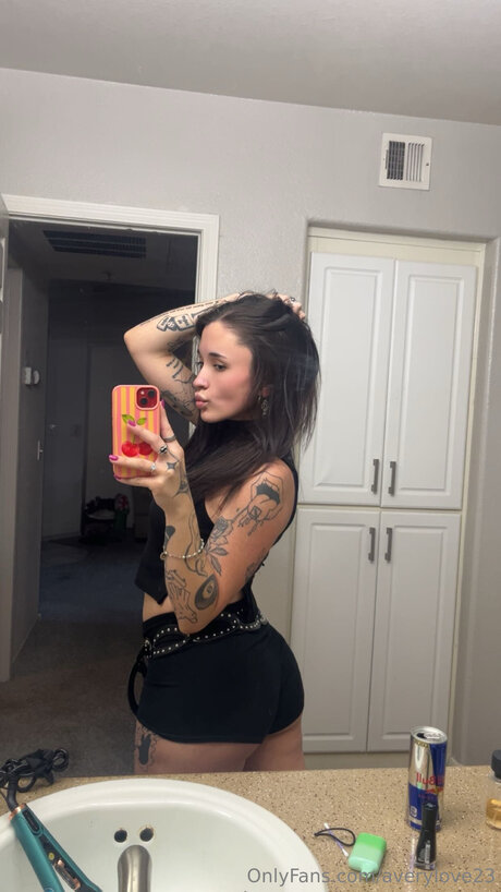 Averylove23 free actress pics