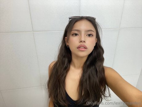 Lexifernandes model pornographic images