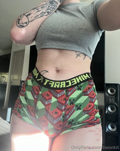 Neonkit star adult photos