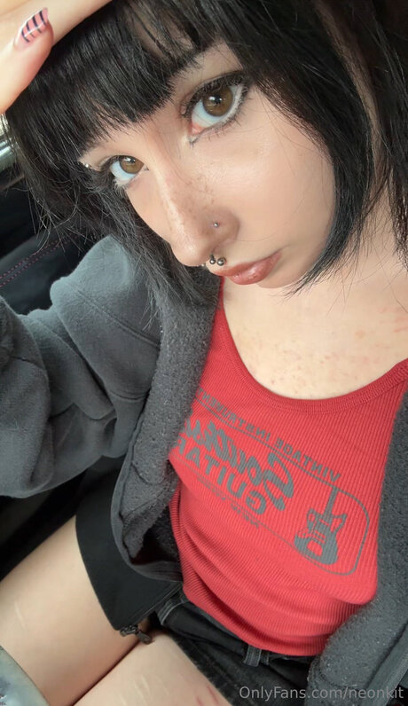 Neonkit pornographic star photo