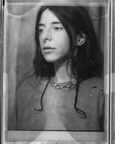 Robin2doorsdown art actress gallery