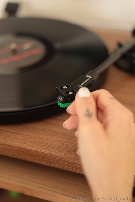 Inked Vvitch top star photo