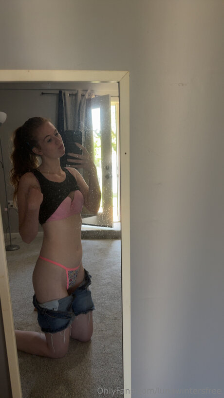 Lunawintersfree pornographic model img