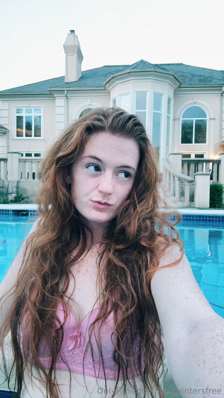 Lunawintersfree hot actress images