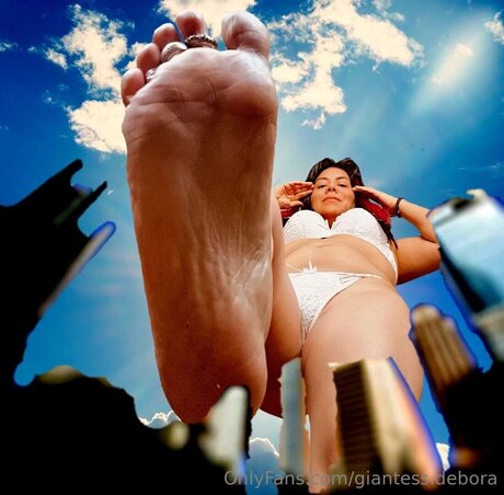 Giantess Debora naked actress archive