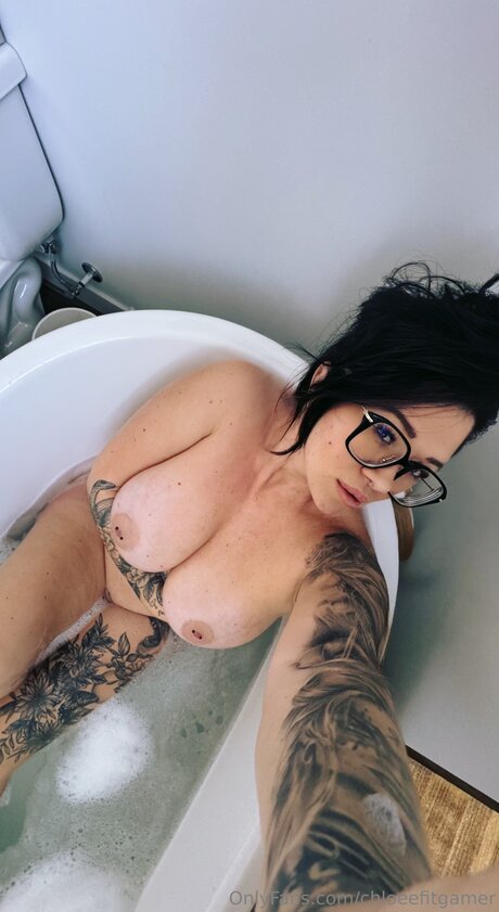 Chloeefitgamer nudes model galleries