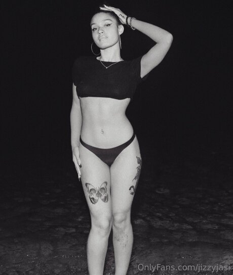 Jizzyjasi pornstar erotic photo