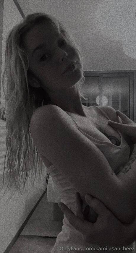 Kamiilamontoya star nude photos