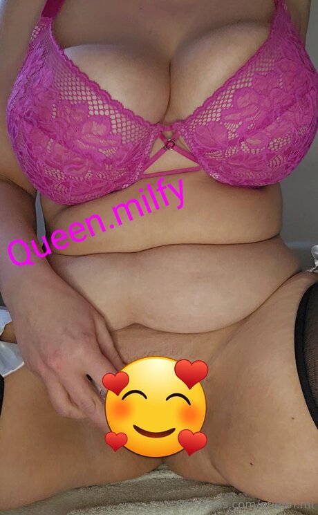 Queen Mi nice pornstar photo
