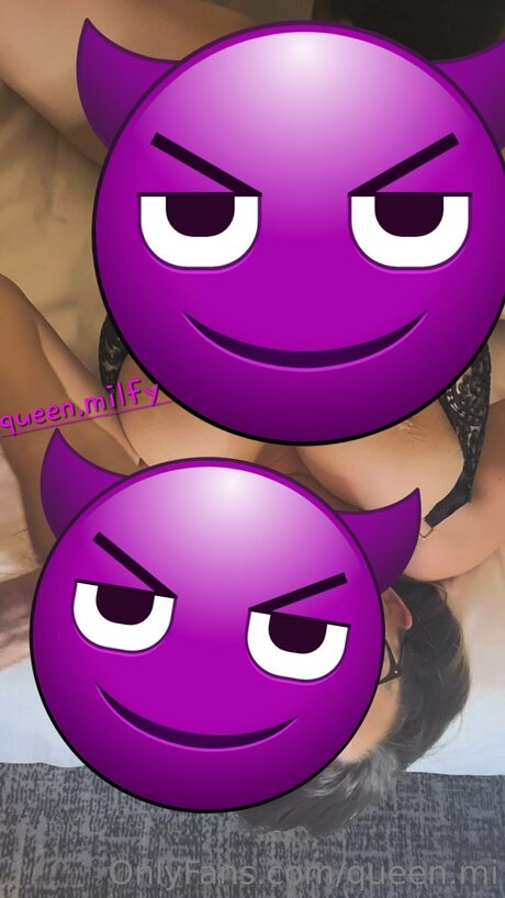 Queen Mi adult model img