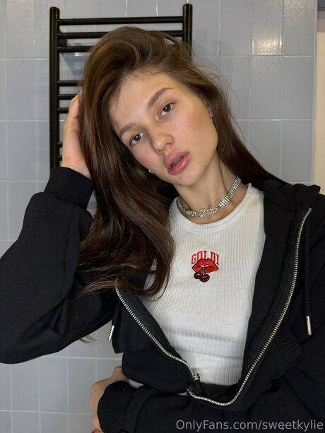 Kylie Oftv model erotic photos