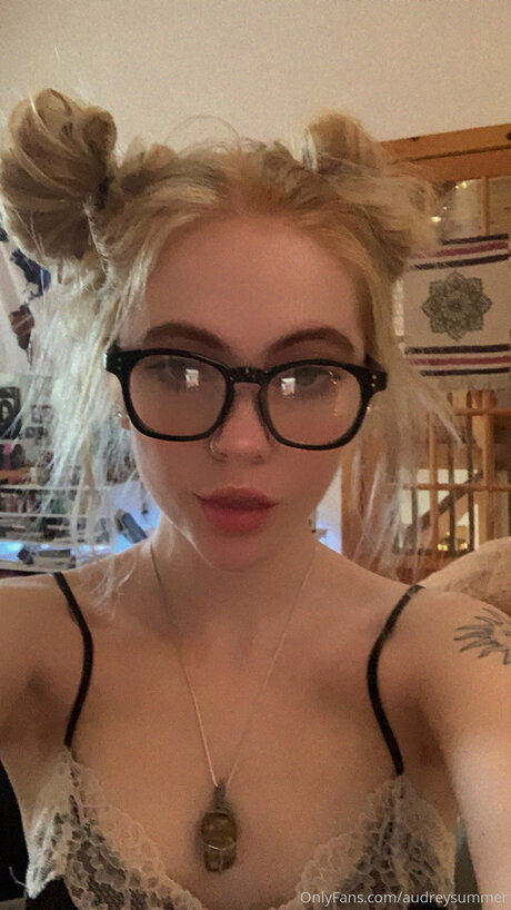 Audreysummer model pretty img