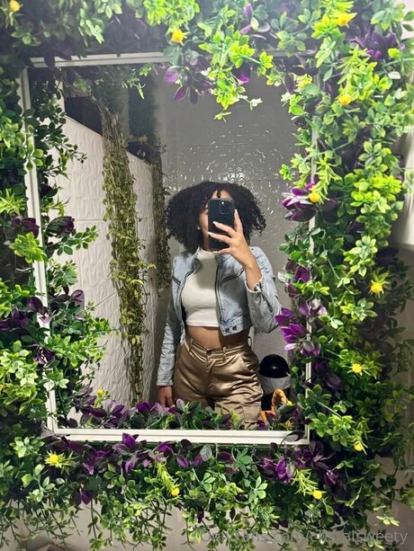 Cristalsweety nudes model archive