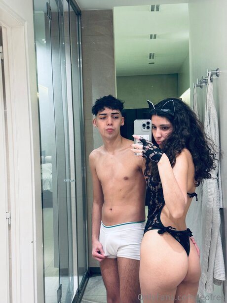 Leofree model adult photo