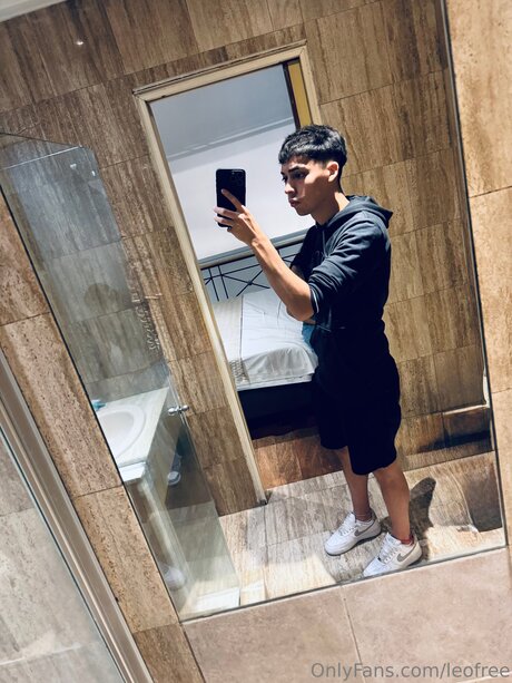 Leofree perfect pornstar pics