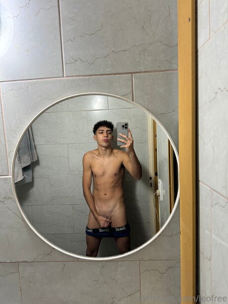 Leofree xxx actress photo