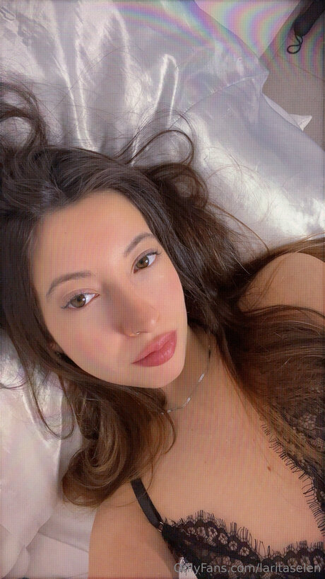 Laritaselen high quality actress pictures