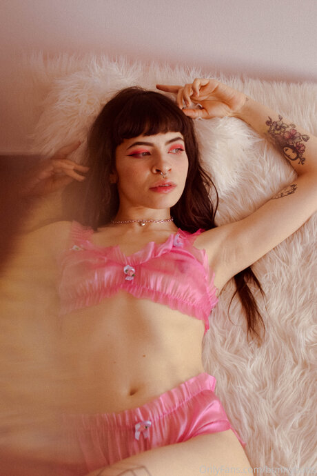 Bunnybutts hot star pic