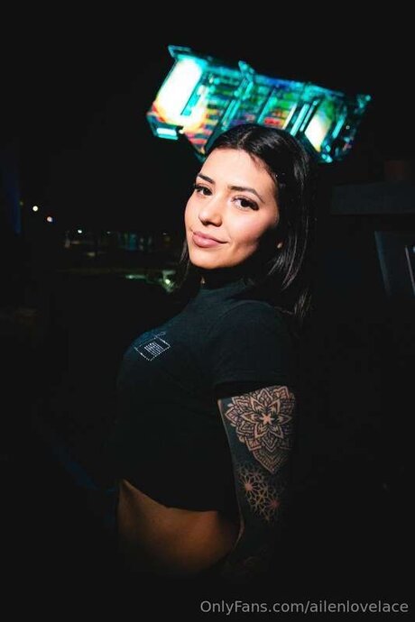 Ailenlovelace model beautiful pic