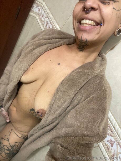 Acidsweet star porn galleries