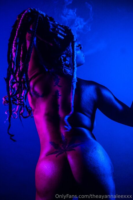 Theayannaleexxx high quality model photo